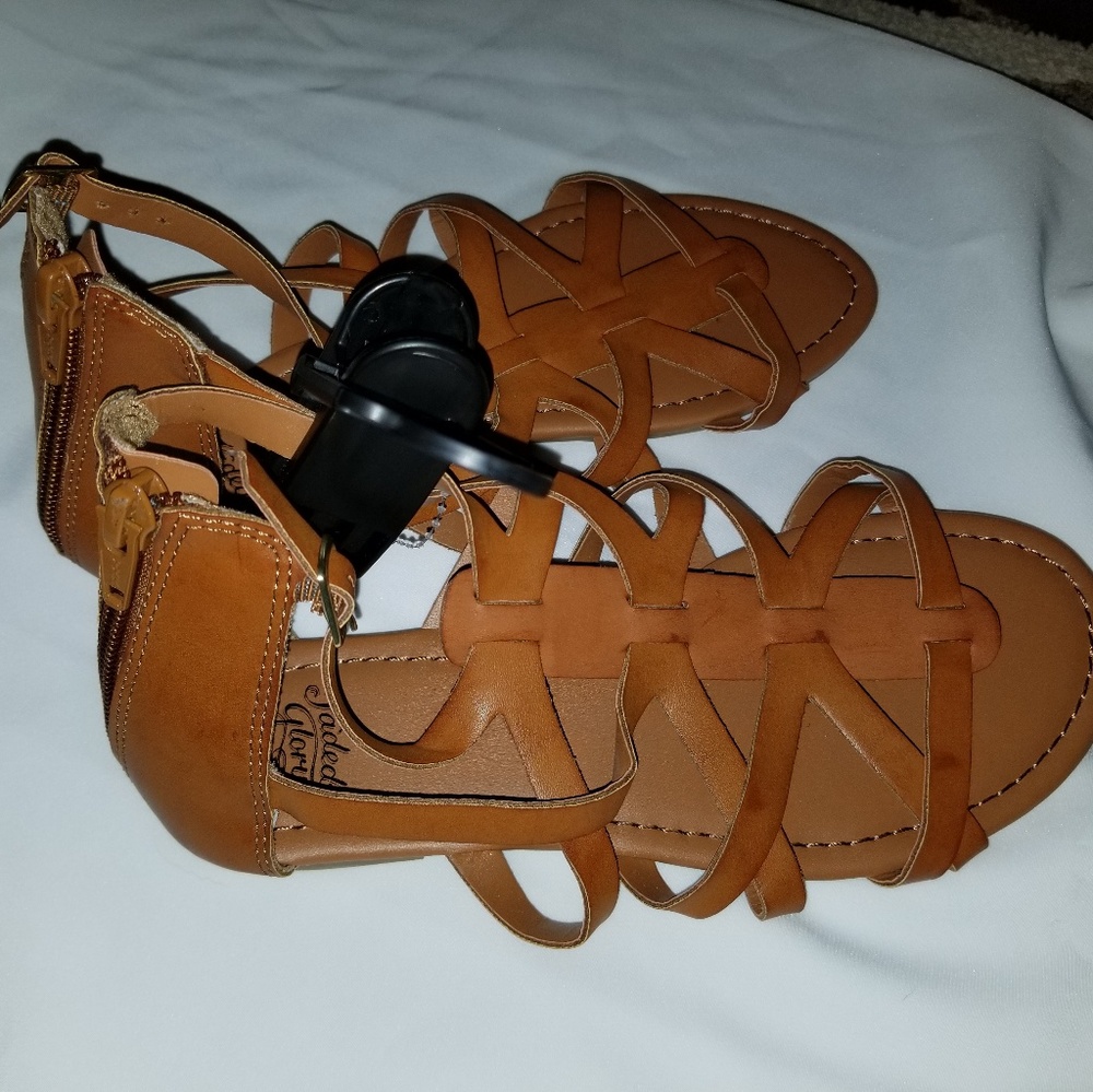 Girls Gladiator Sandals - Picture 4 of 6